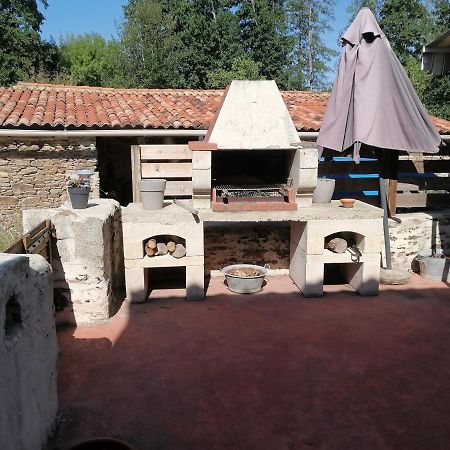 Chambres D'Hotes "La Source" Mareuil-sur-Lay Kültér fotó